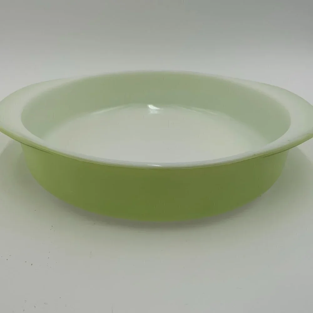 Vintage Pyrex Chartreuse 8
